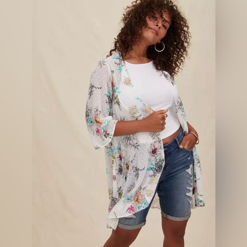 Torrid Women's White Floral Swiss Dot Kimono Sheer Floral Open Front size 00
